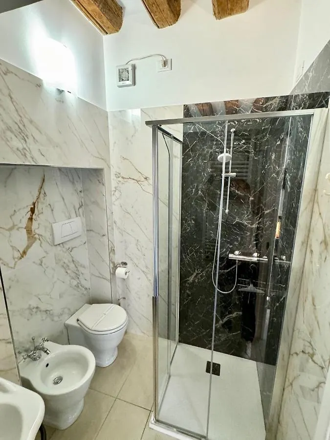 Apartment Ca Penini - Canal View Venice Italy
